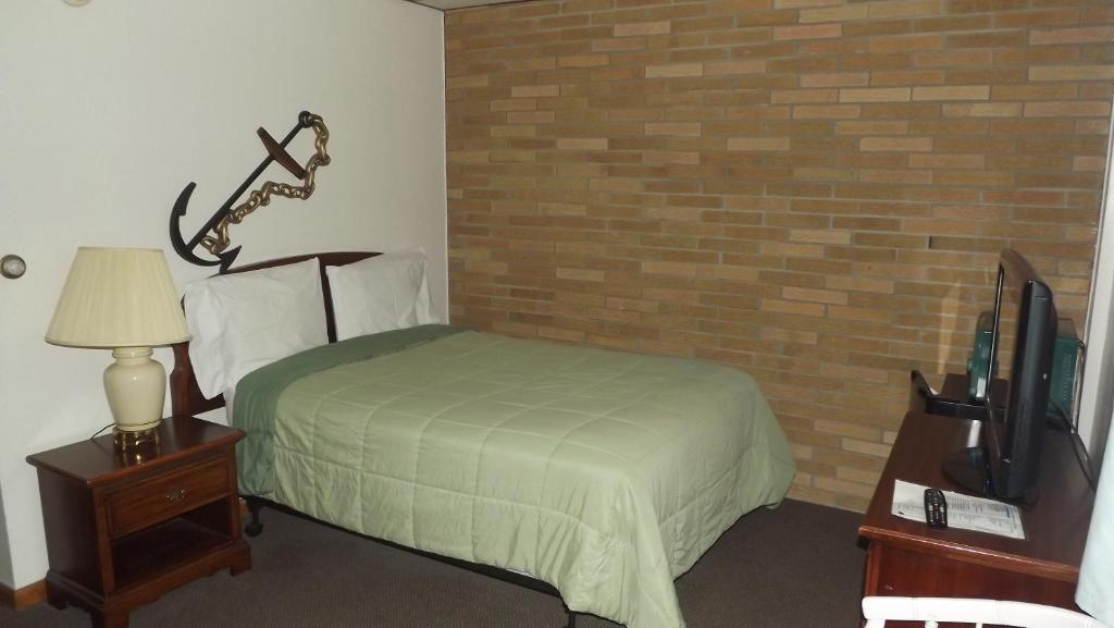 Two Rivers Lakeview Motel חדר תמונה