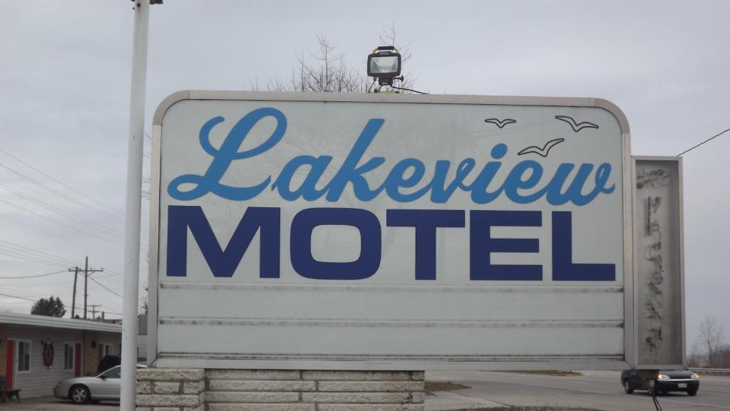 Two Rivers Lakeview Motel מראה חיצוני תמונה