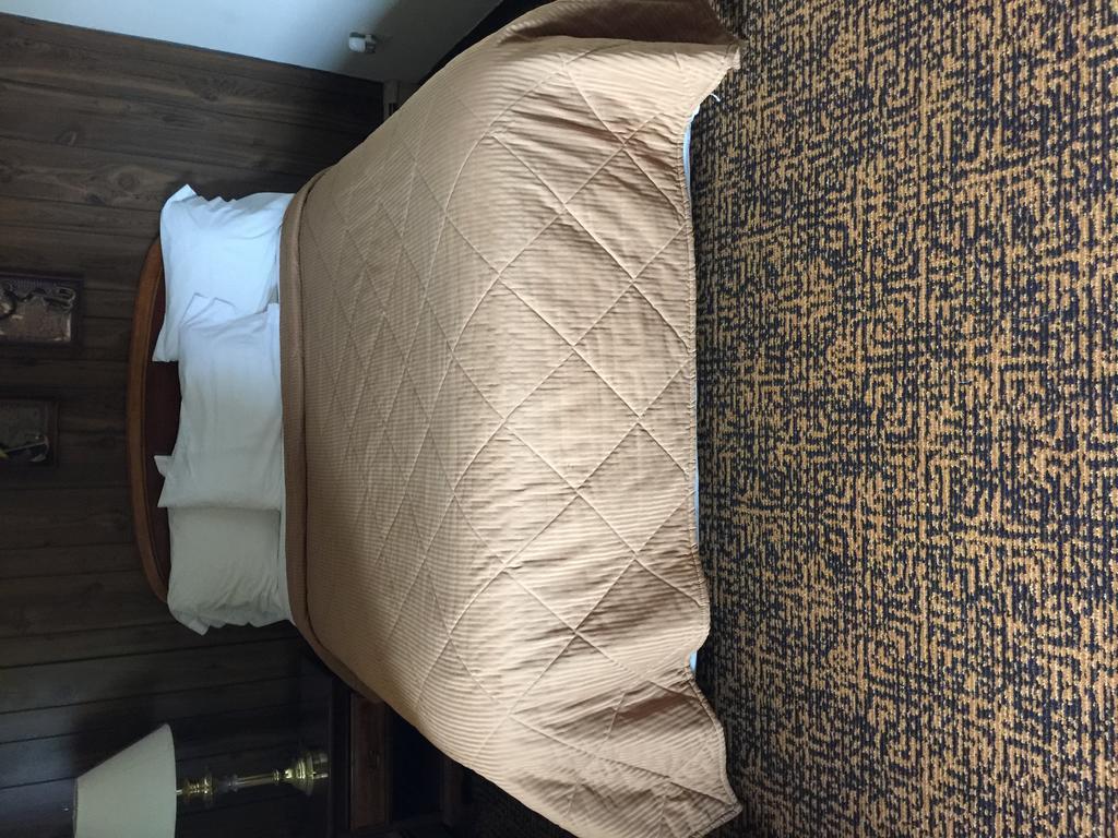 Two Rivers Lakeview Motel מראה חיצוני תמונה
